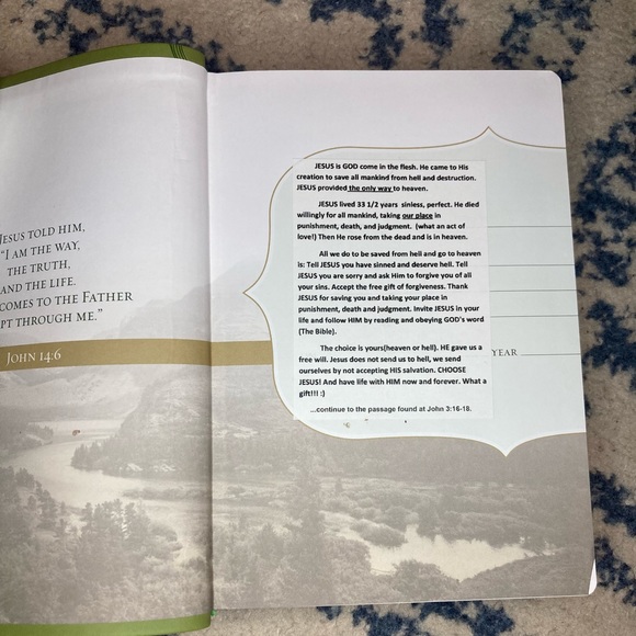 HCSB Holman Christian Standard Bible Personal Size Green- Read Descripti… - Picture 8 of 8